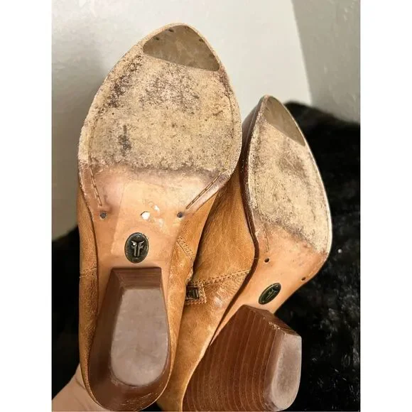 FRYE WM's Tan Reina's Camel Leather Booties Size 6.5 - Picture 3 of 6
